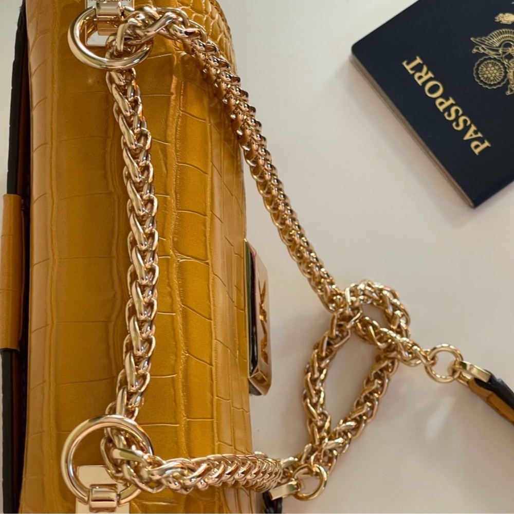 🌎MK crossbody bag - Picture 9 of 14